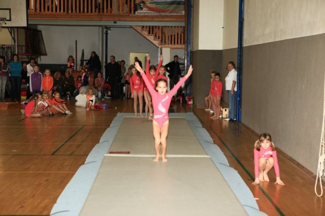 Oblastní závod TeamGym Junior Mini a I. - Dvůr Králové nad Labem 24.11.2012